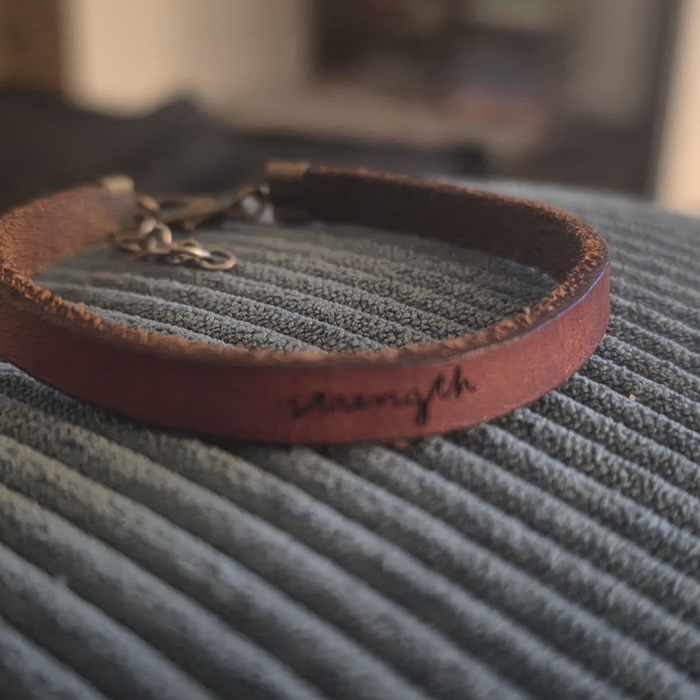 Elegant Brown Leather Bracelet with Inspirational Engraving